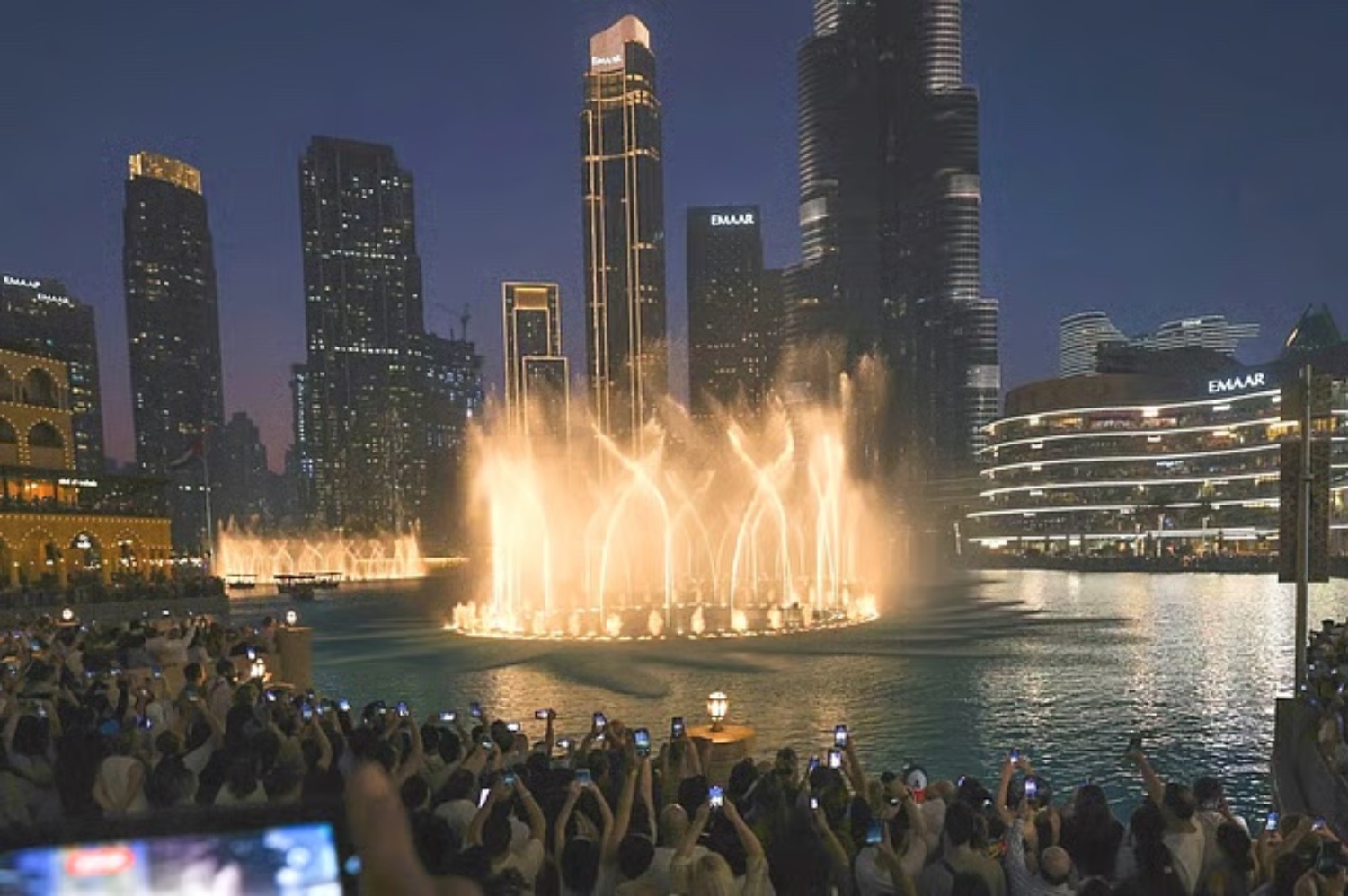 Dubai Fountain Returns with Revamped Light Show | Die Geissens Real Estate | Luxus Immobilien mit Carmen und Robert Geiss – Die Geissens in Dubai