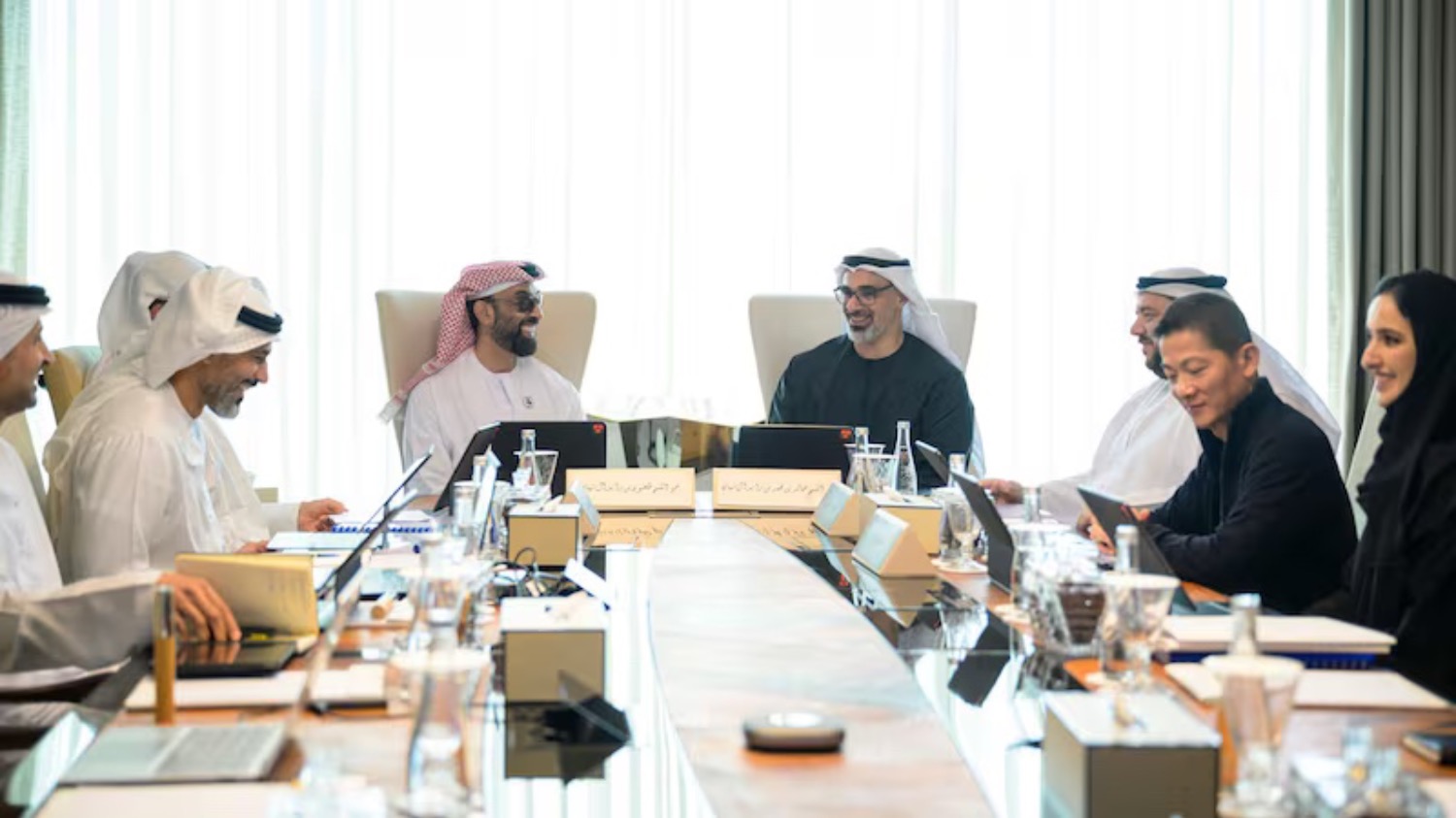 Abu Dhabi : un gouvernement dirigé par l’IA d’ici 2027 | Die Geissens Real Estate | Luxus Immobilien mit Carmen und Robert Geiss – Die Geissens in Dubai