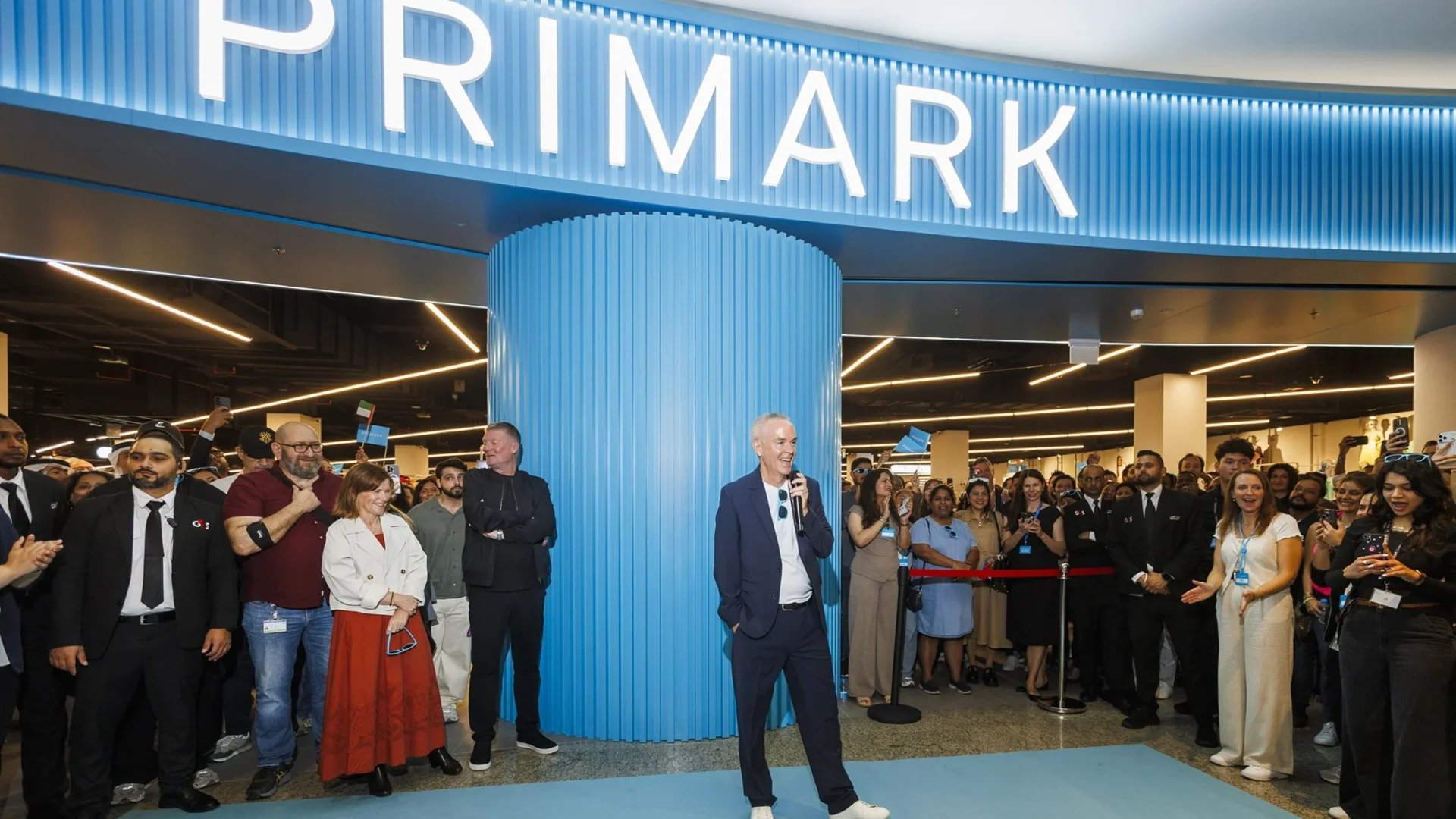 Primark in der Dubai Mall: Eröffnung mit vollen Regalen | Die Geissens Real Estate | Luxus Immobilien mit Carmen und Robert Geiss – Die Geissens in Dubai