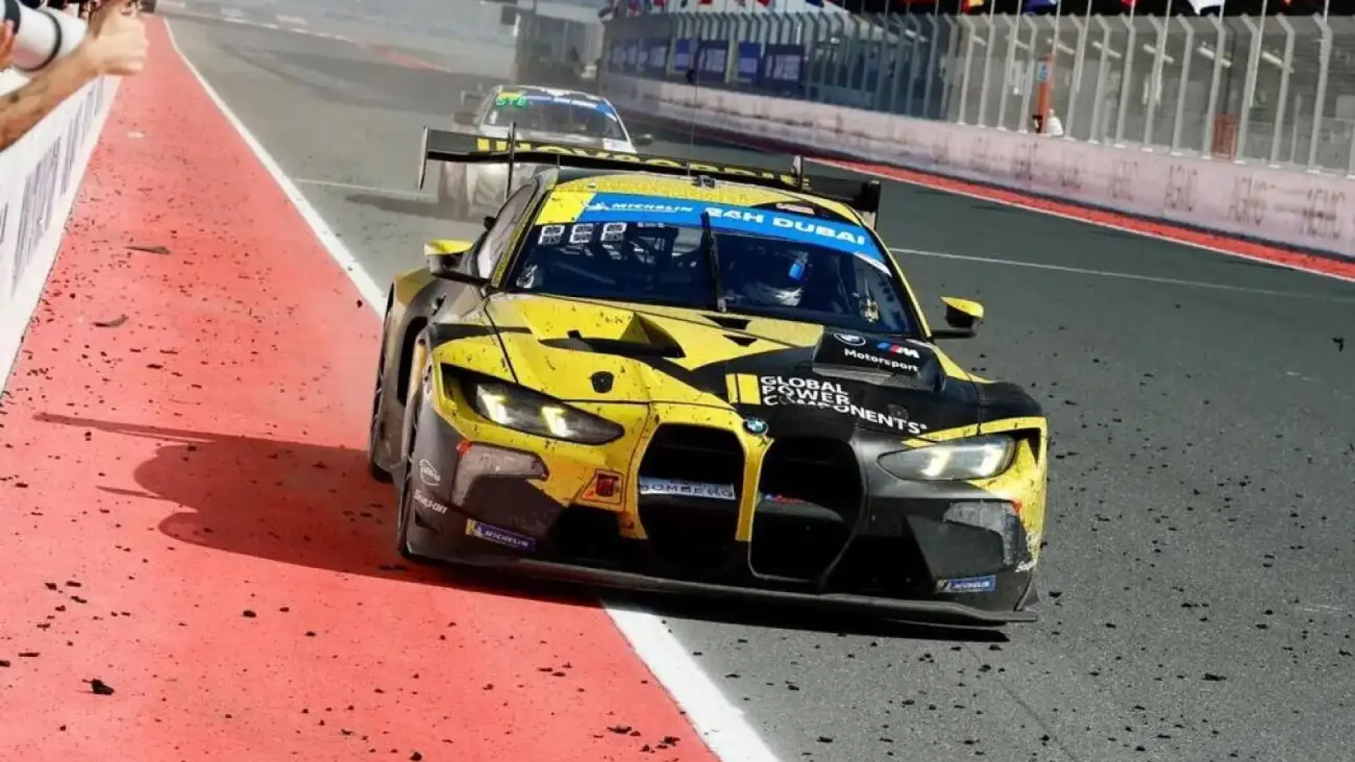 24 Heures de Dubaï 2026: WRT s’impose, final dramatique | Die Geissens Real Estate | Luxus Immobilien mit Carmen und Robert Geiss – Die Geissens in Dubai