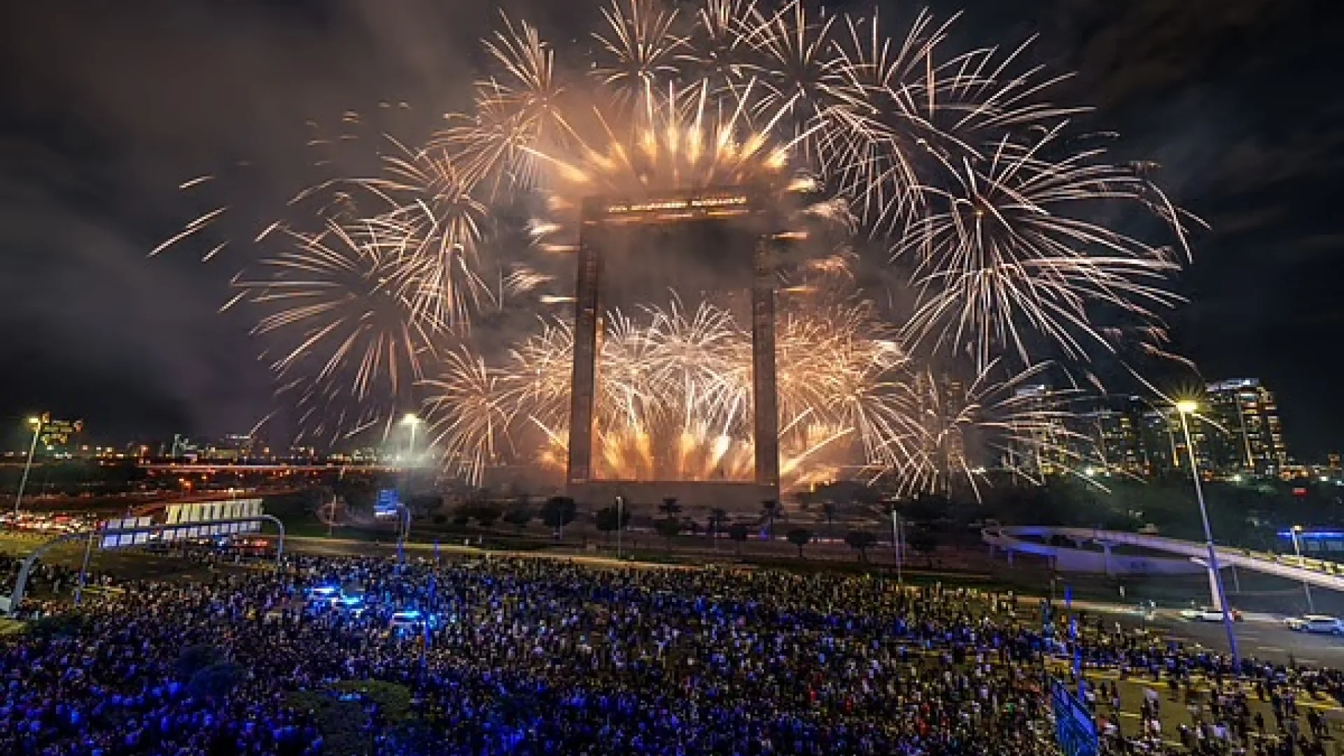 Silvester 2025/26: Feuerwerk in Dubai & Abu Dhabi | Die Geissens Real Estate | Luxus Immobilien mit Carmen und Robert Geiss – Die Geissens in Dubai